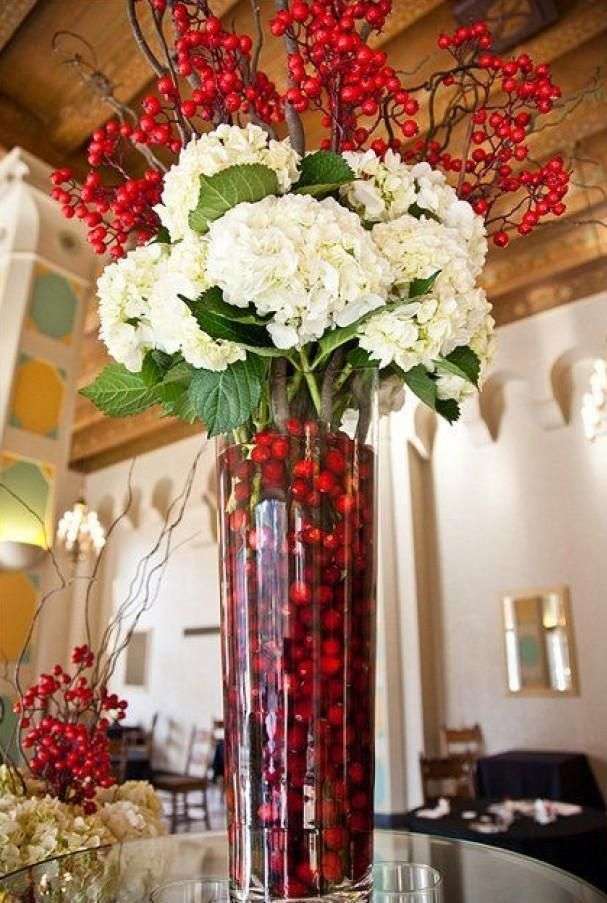 Christmas Wedding Centerpieces to Inspire You