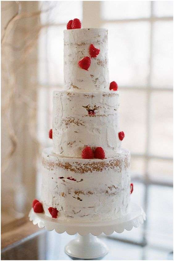 Gorgeous Valentine's Day Inspired Wedding Cakes