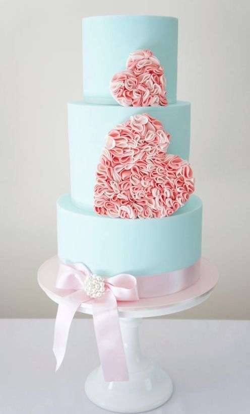 Gorgeous Valentine's Day Inspired Wedding Cakes