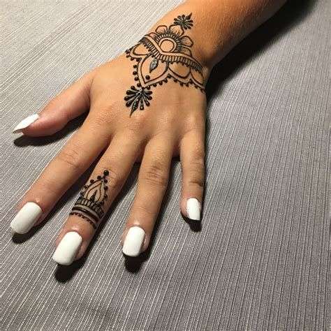 50 Henna Designs simple - easy bridal and party hand ideas