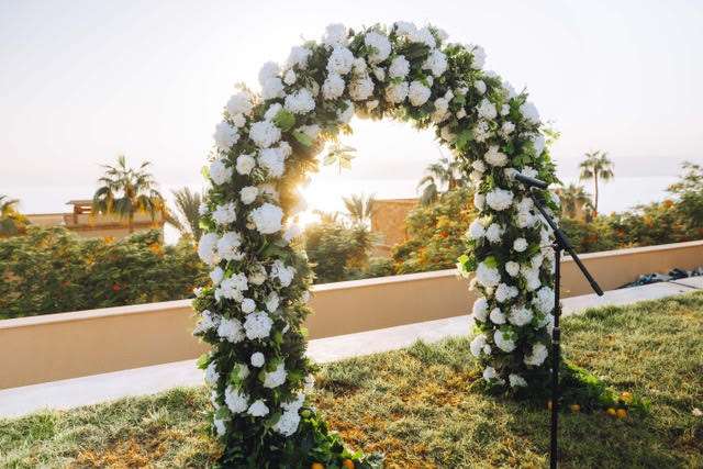 A Fresh Garden Wedding at The Dead Sea