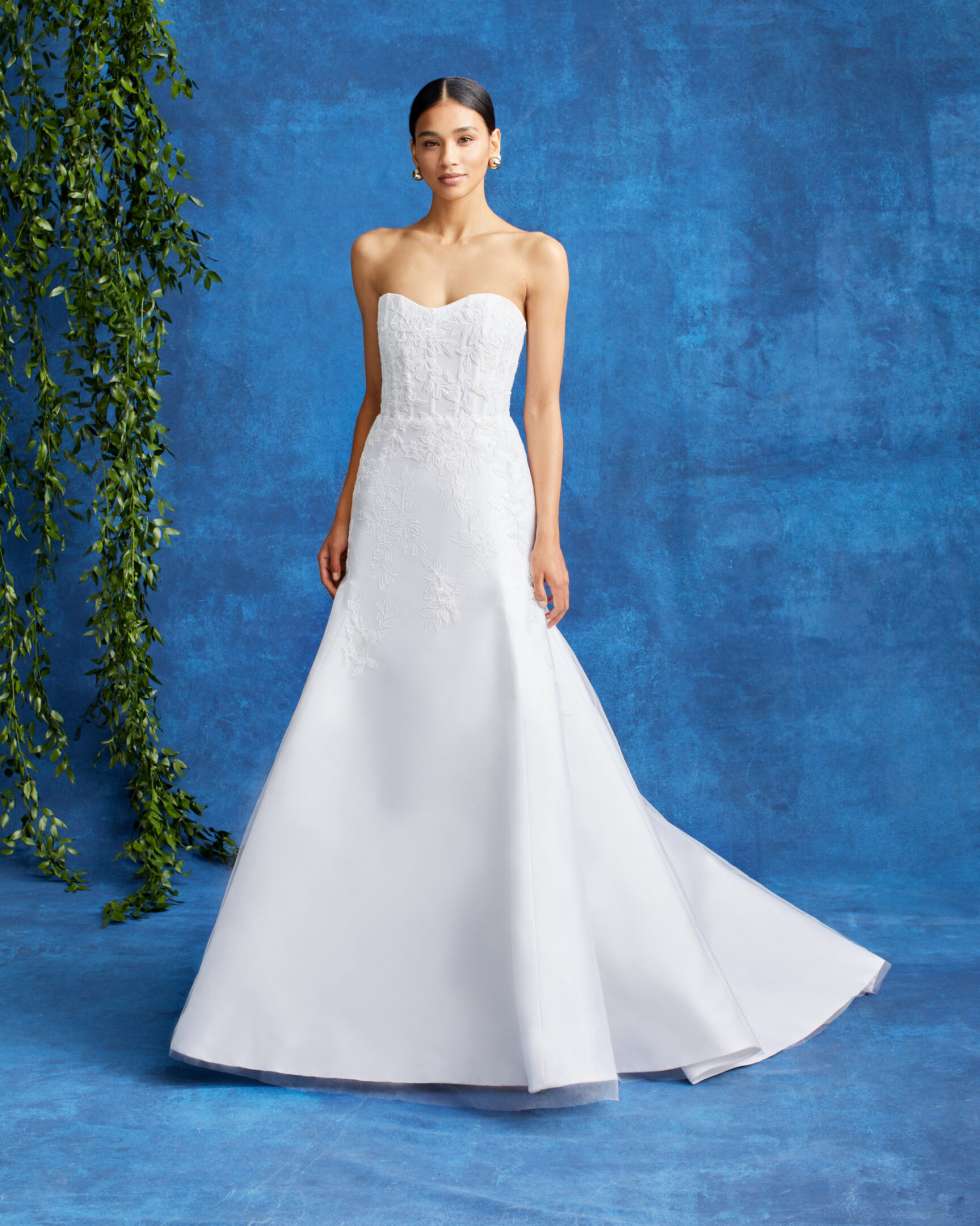 Carolina Herrera Fall 2022 Wedding Dress Collection