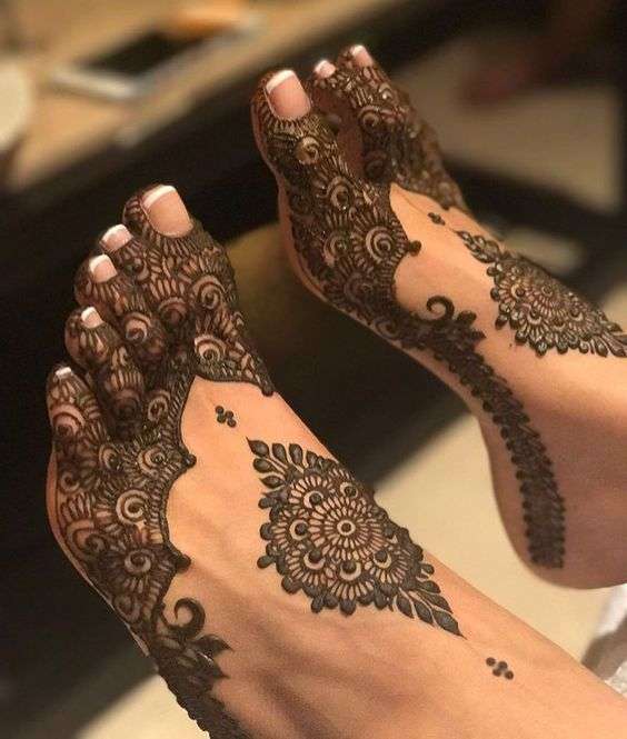 15+ Stylish Foot Mehndi Designs for Your Pretty Feet | Style At Life