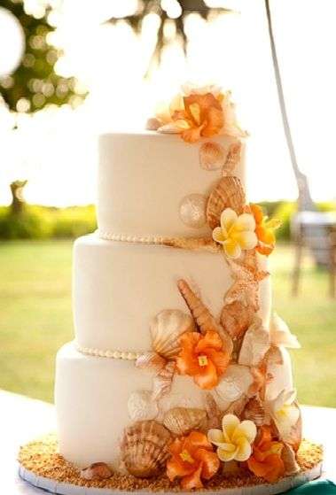 Beautiful Beach Wedding Cakes for Your Seaside Wedding