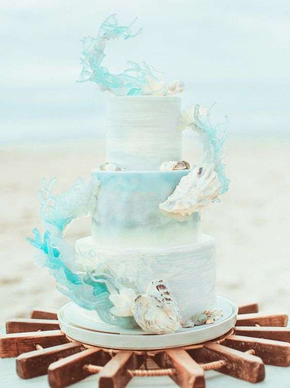 Beautiful Beach Wedding Cakes for Your Seaside Wedding