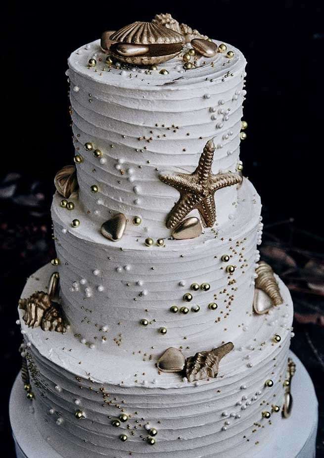 Beautiful Beach Wedding Cakes for Your Seaside Wedding