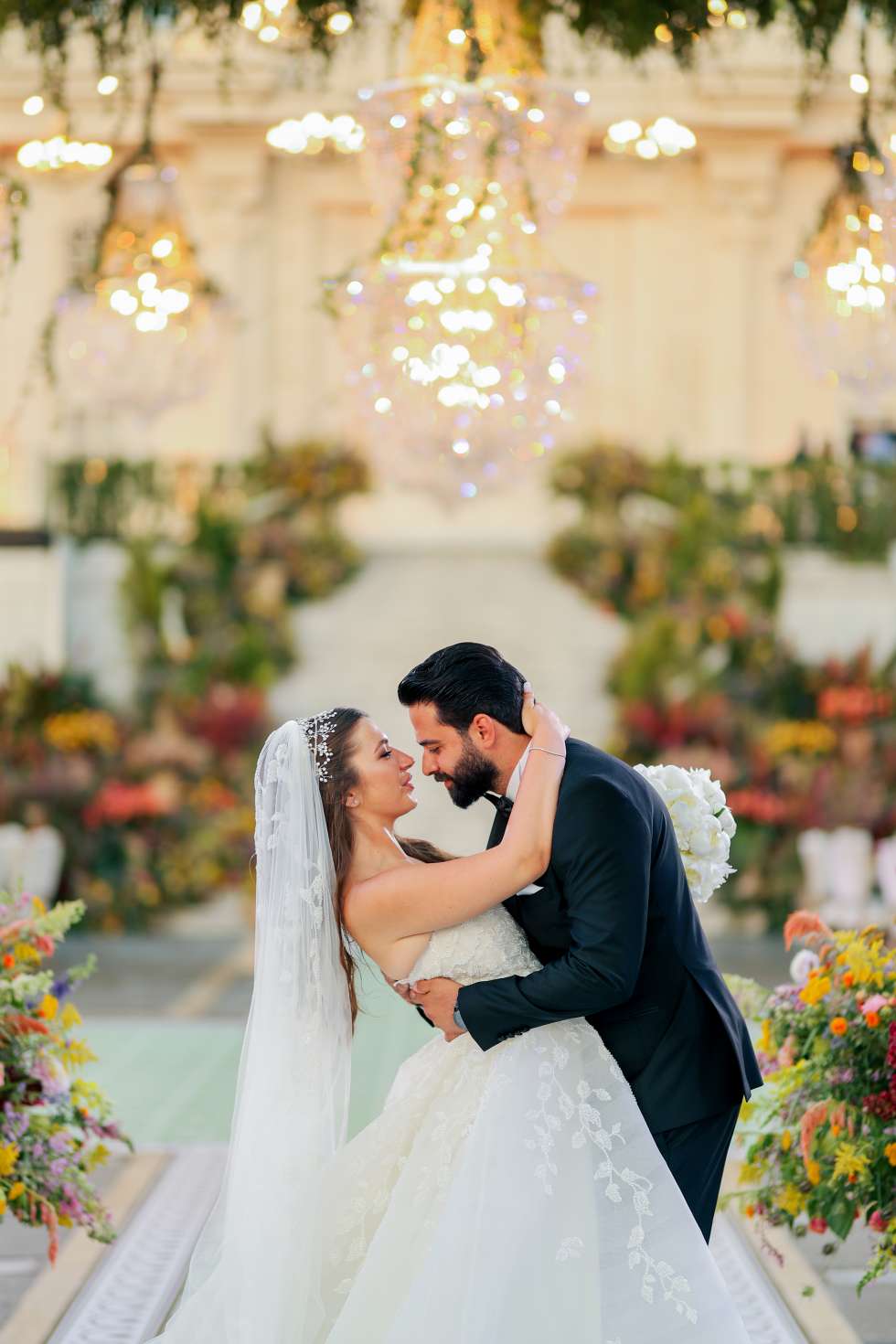 حفل زفاف مستوحى من بريدجيرتون في لبنان