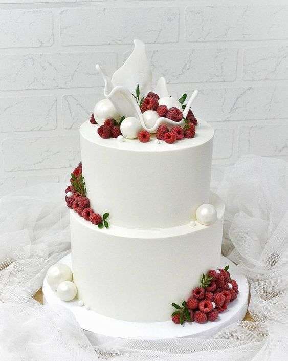 Berry Decorated Wedding Cakes for Winter