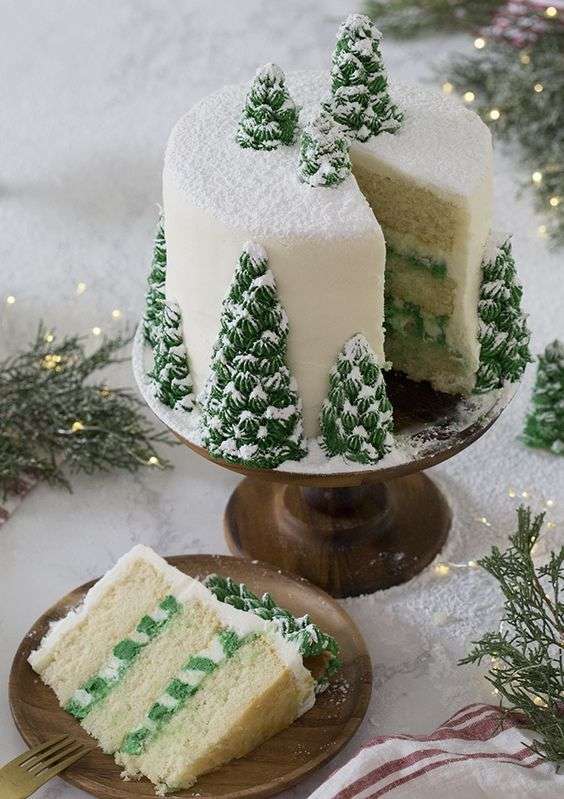 Lovely Christmas-Inspired Wedding Cakes