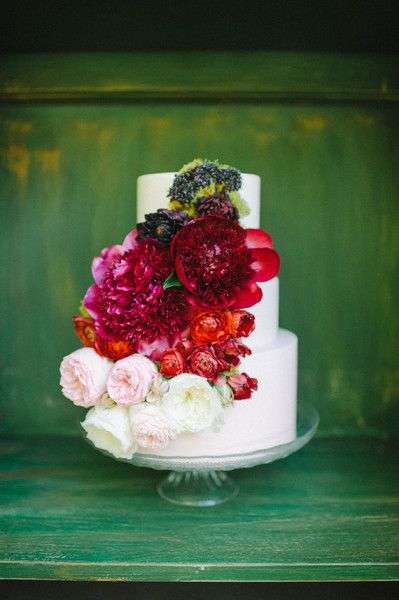 Your Wedding in Colors: Red, White, and Green