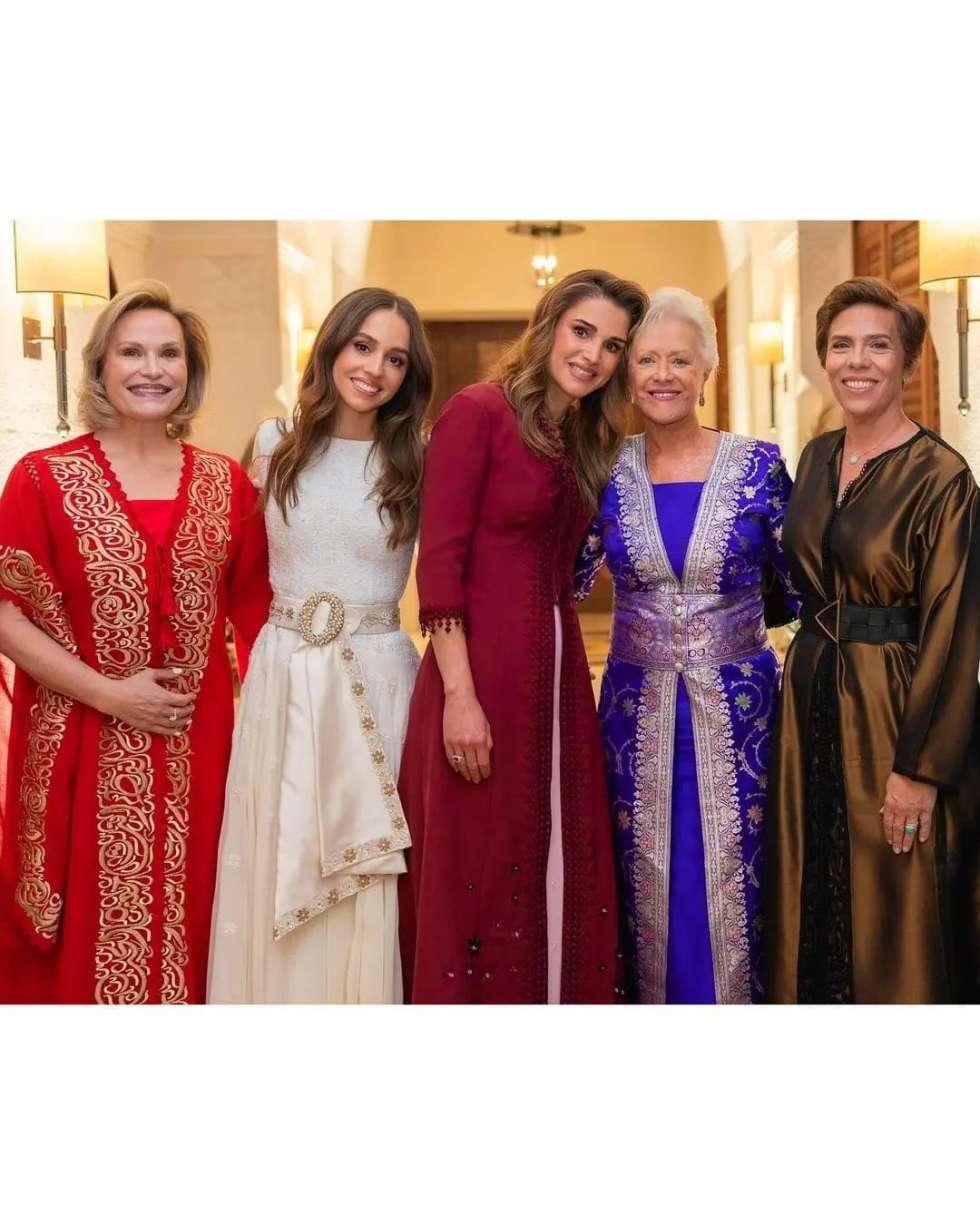فستان حفل الحناء للأميرة إيمان بنت عبد الله الثاني