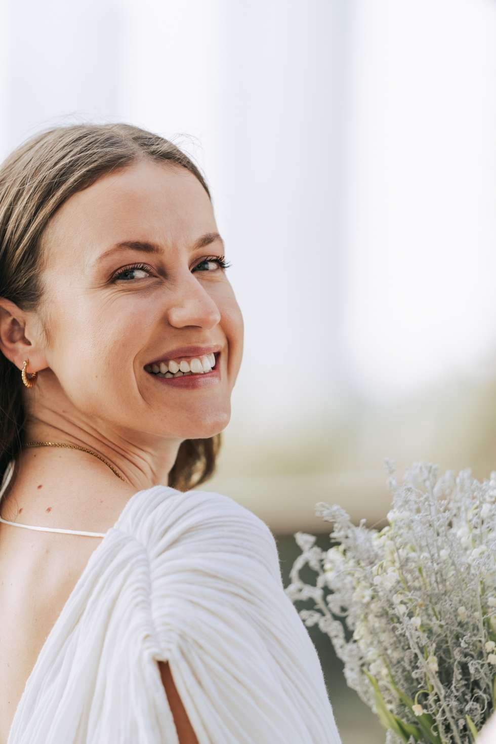 An Elegant White Floral Wedding in Dubai