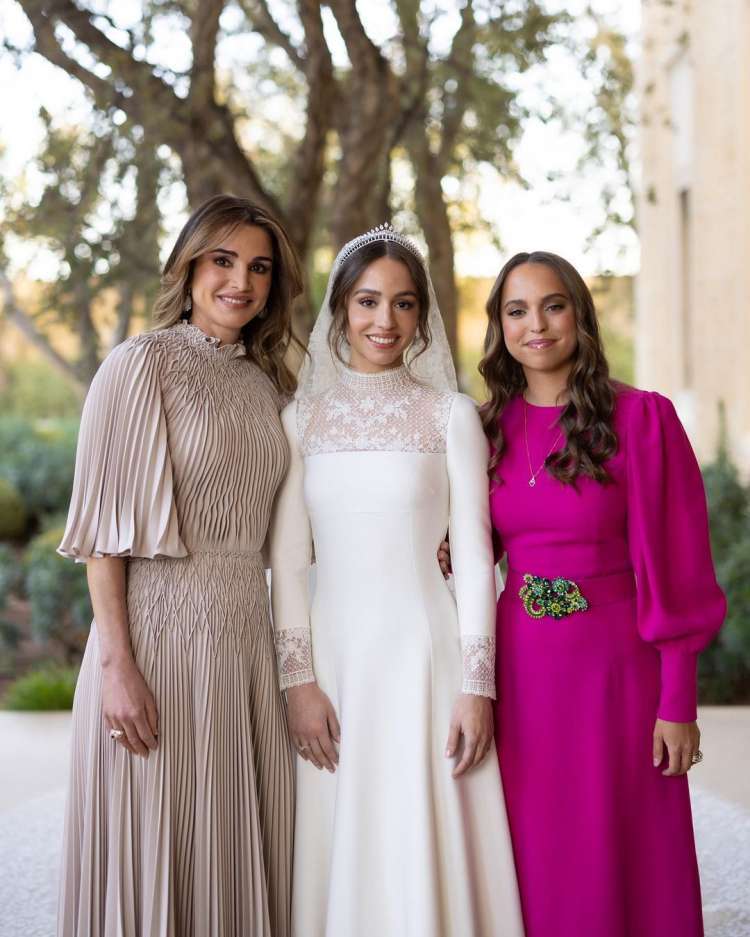 Get Your Look Inspiration from Queen Rania of Jordan