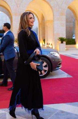 Elegant Dresses For Your Katb Ktab Inspired by Queen Rania