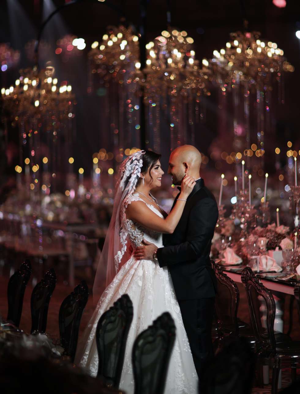 حفل زفاف من وحي الكريستال الكوني في أبو ظبي