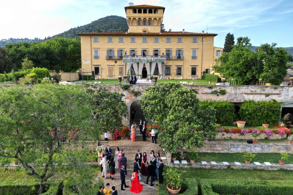 حفل زفاف بثيم عربي في الوجهة الجميلة مدينة فلورنسا