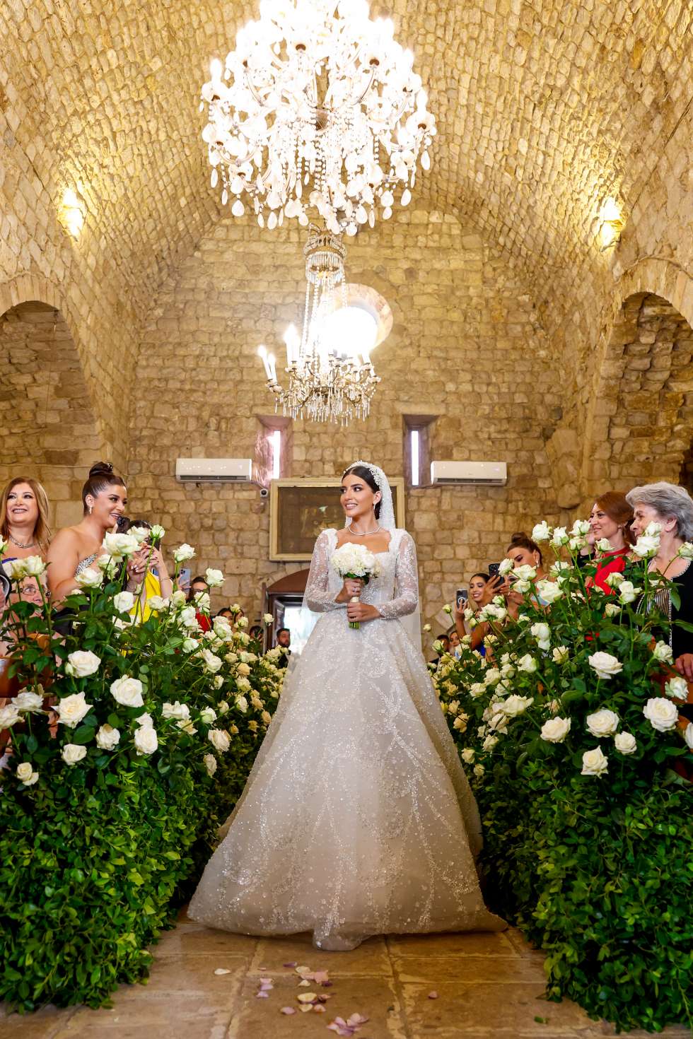 حفل زفاف صيفي خيالي في لبنان