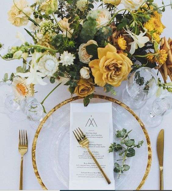 Your Wedding in Colors: Mustard Yellow and Orange