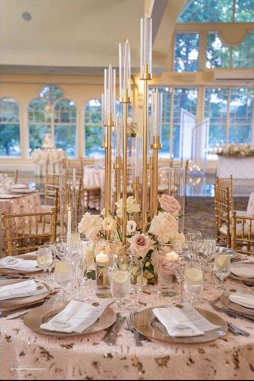 Your Wedding in Colors: Silver and Gold