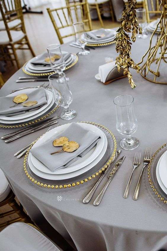 Your Wedding in Colors: Silver and Gold