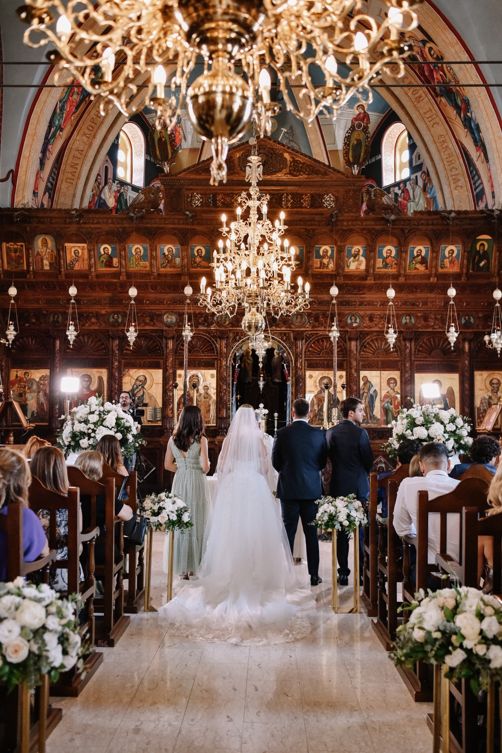 حفل زفاف باللون الأبيض في قبرص