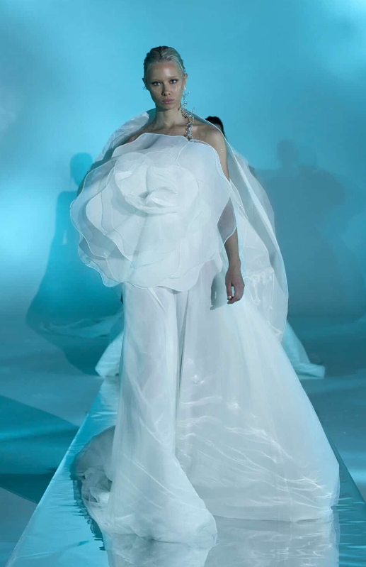 مجموعة فساتين زفاف اسبوزا كوتور باي كريستي رومانوس لعام 2024