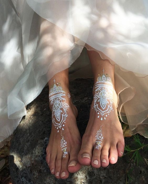 White Henna Designs For The Bride's Feet