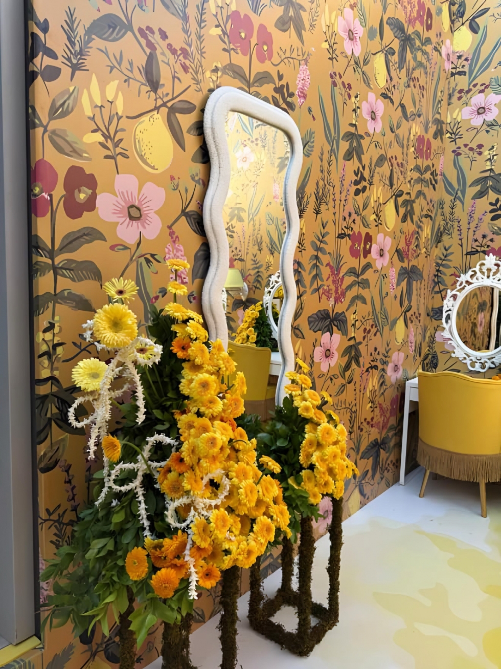 حفل زفاف مشرق باللون الأصفر في العقبة 