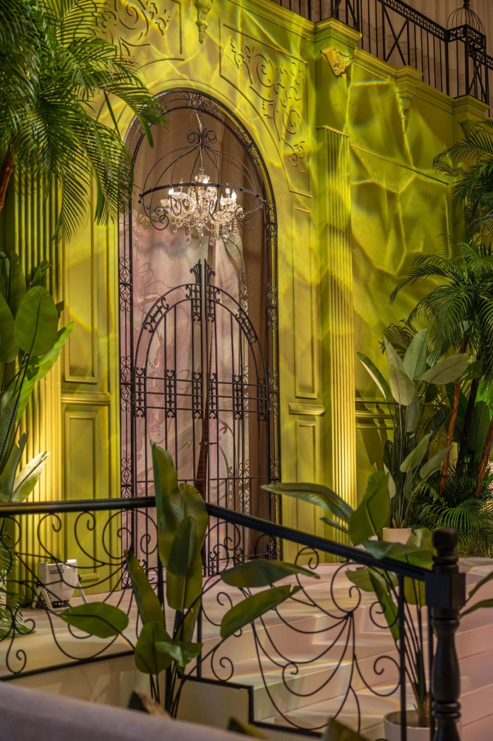 Palm Trees and Velvet Greens: A Tropical Wedding in Bahrain