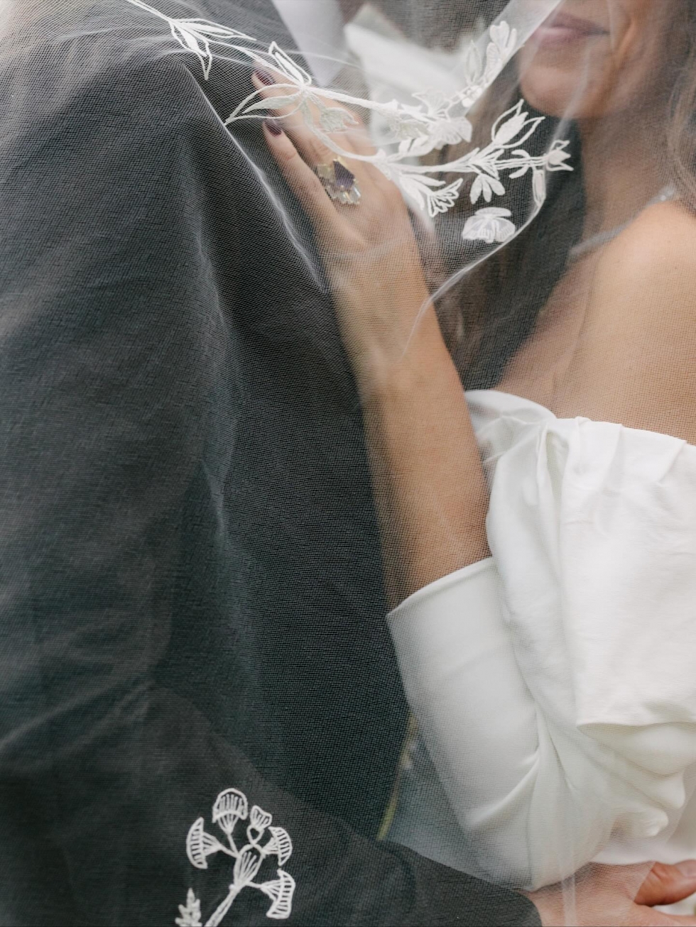 حفل زفاف ألانا حديد وروس ويليامز