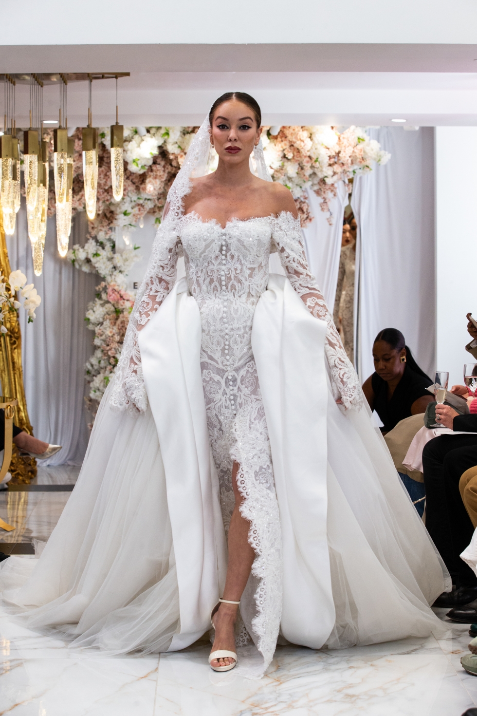 مجموعة فساتين زفاف إيسي أزينابور لخريف وشتاء 2026