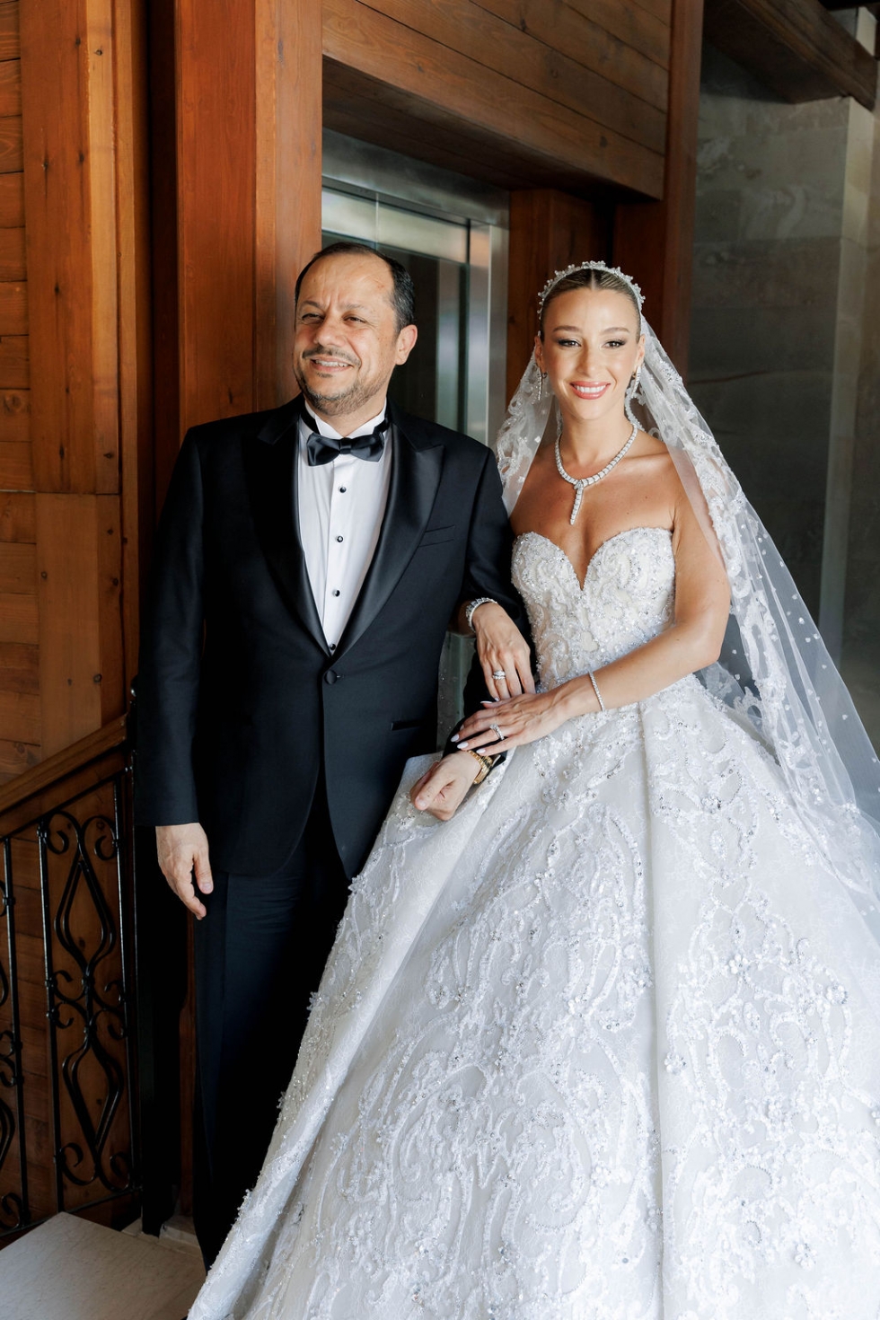 حفل زفاف لبناني فاخر يفيض فخامة ورومانسية حفل زفاف لبناني فاخر يفيض فخامة ورومانسية