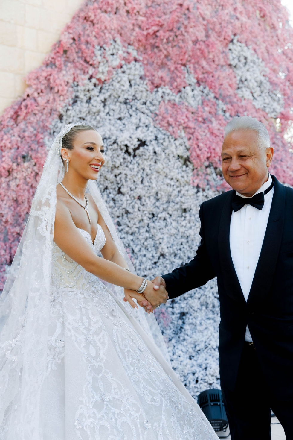 حفل زفاف لبناني فاخر يفيض فخامة ورومانسية حفل زفاف لبناني فاخر يفيض فخامة ورومانسية