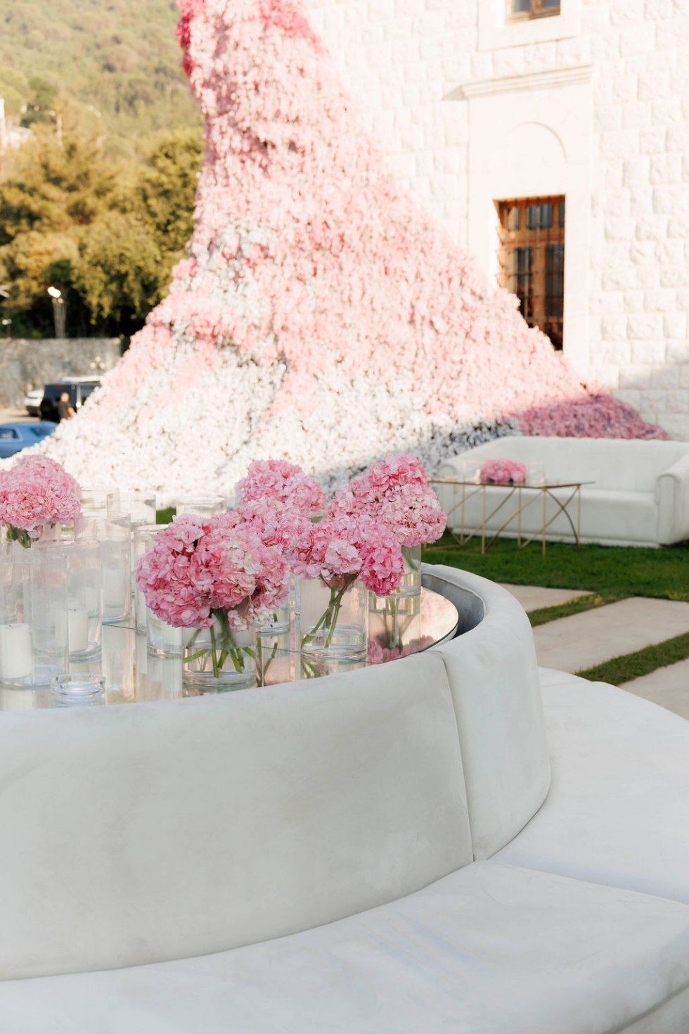 حفل زفاف لبناني فاخر يفيض فخامة ورومانسية حفل زفاف لبناني فاخر يفيض فخامة ورومانسية