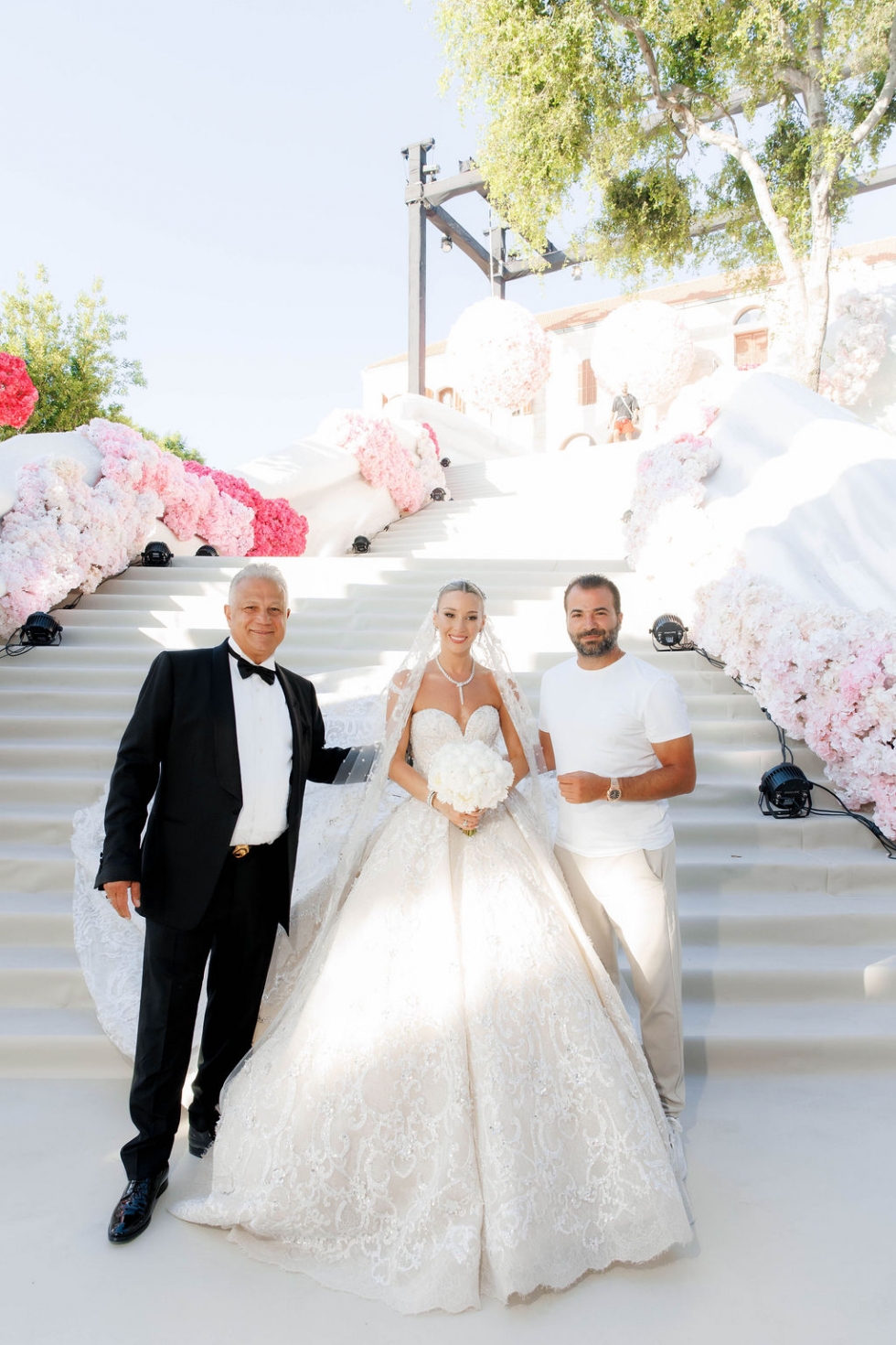 حفل زفاف لبناني فاخر يفيض فخامة ورومانسية حفل زفاف لبناني فاخر يفيض فخامة ورومانسية