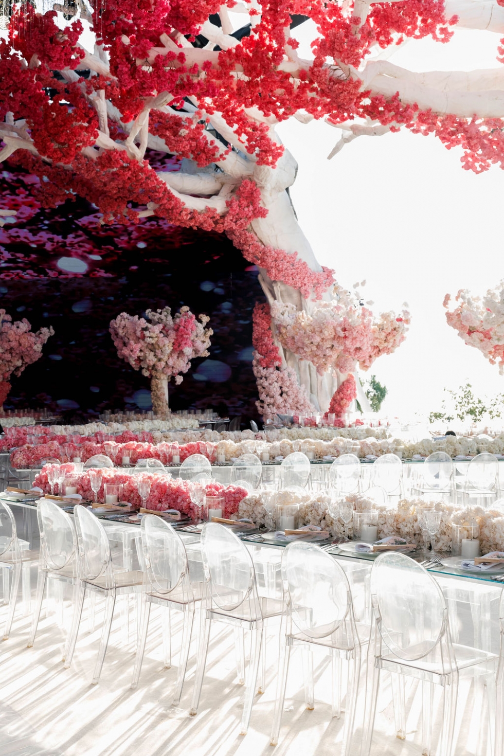 حفل زفاف لبناني فاخر يفيض فخامة ورومانسية حفل زفاف لبناني فاخر يفيض فخامة ورومانسية