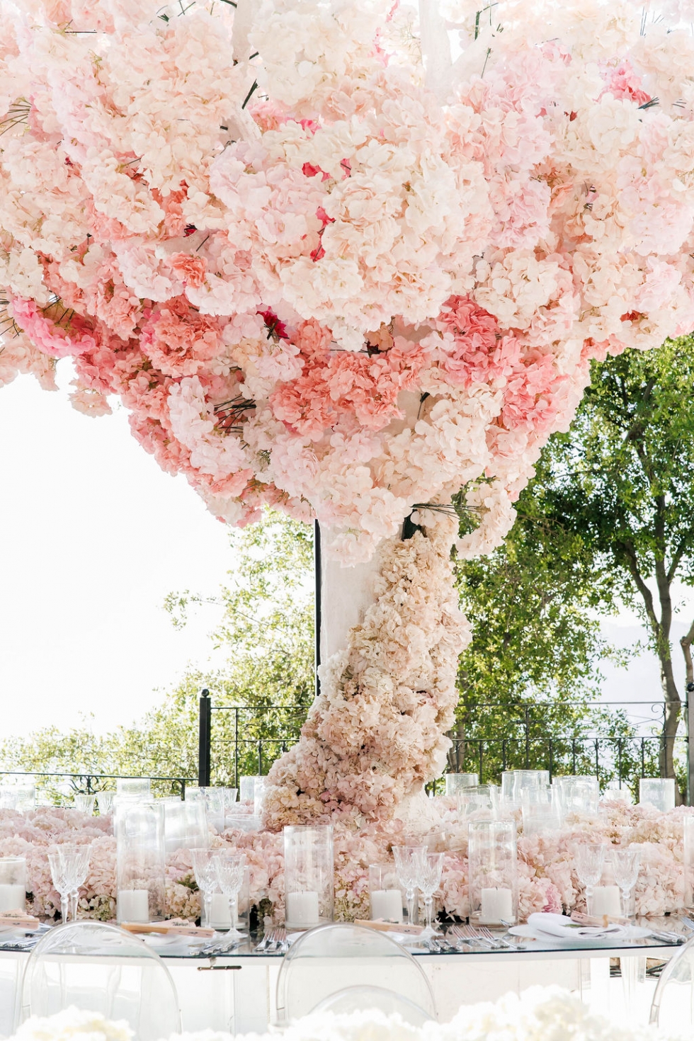 حفل زفاف لبناني فاخر يفيض فخامة ورومانسية حفل زفاف لبناني فاخر يفيض فخامة ورومانسية