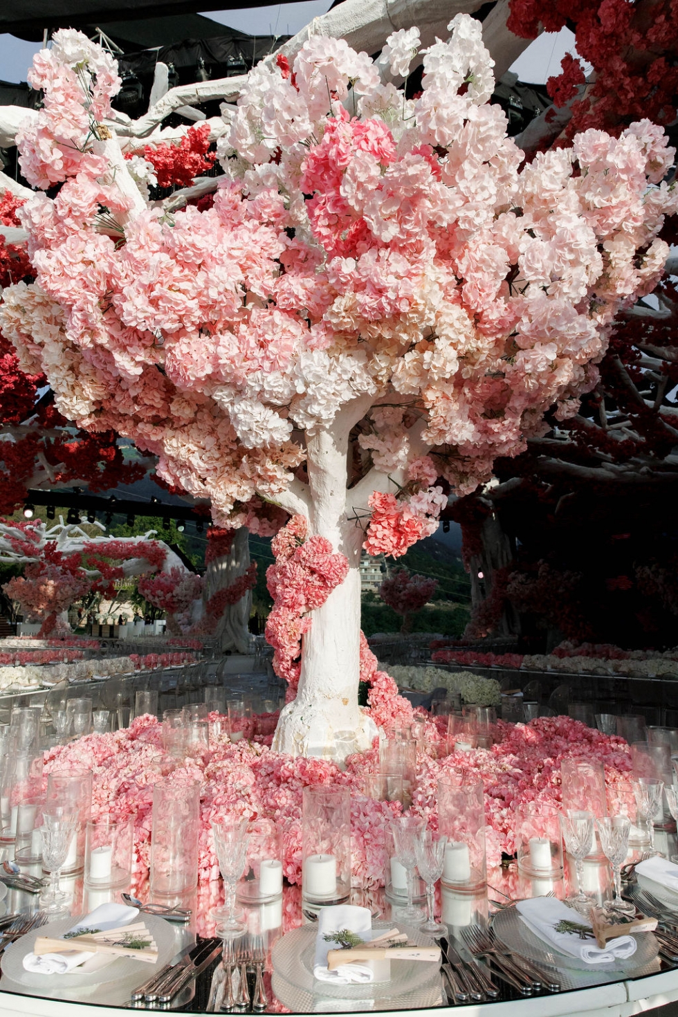 حفل زفاف لبناني فاخر يفيض فخامة ورومانسية حفل زفاف لبناني فاخر يفيض فخامة ورومانسية