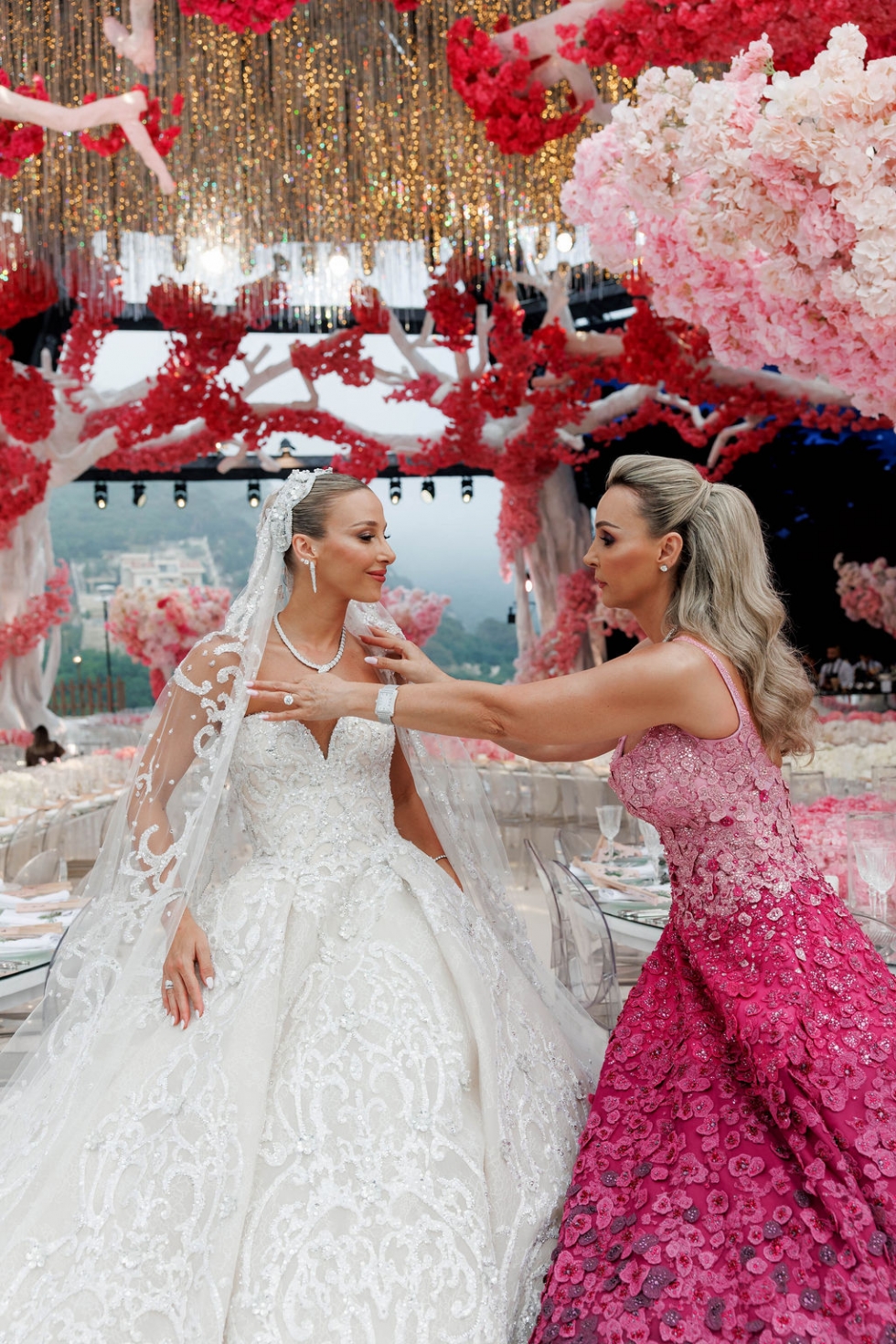 حفل زفاف لبناني فاخر يفيض فخامة ورومانسية حفل زفاف لبناني فاخر يفيض فخامة ورومانسية