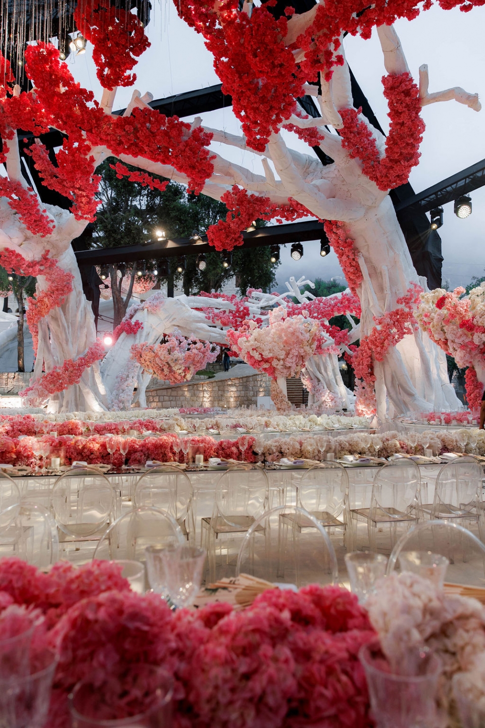 حفل زفاف لبناني فاخر يفيض فخامة ورومانسية حفل زفاف لبناني فاخر يفيض فخامة ورومانسية