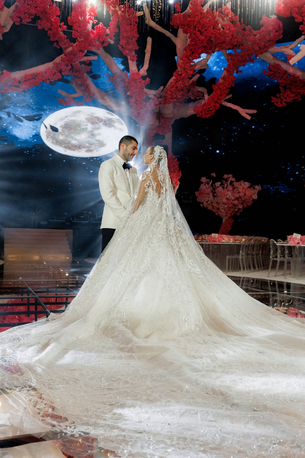 حفل زفاف لبناني فاخر يفيض فخامة ورومانسية حفل زفاف لبناني فاخر يفيض فخامة ورومانسية