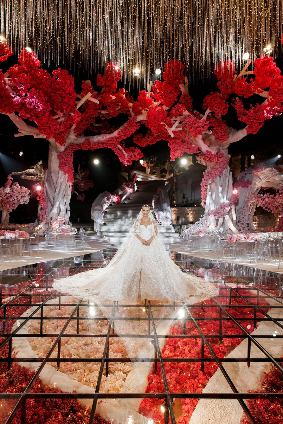 حفل زفاف لبناني فاخر يفيض فخامة ورومانسية حفل زفاف لبناني فاخر يفيض فخامة ورومانسية