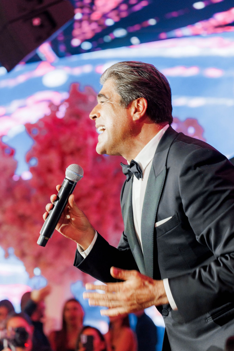 حفل زفاف لبناني فاخر يفيض فخامة ورومانسية حفل زفاف لبناني فاخر يفيض فخامة ورومانسية