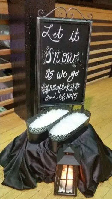 Beautiful Winter Inspired Signs for Your Wedding