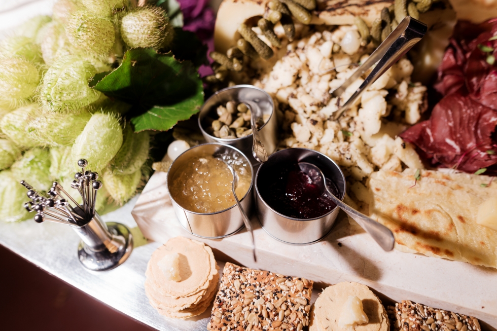 حفل زفاف يأسر القلوب بين أهرامات الجيزة حفل زفاف يأسر القلوب بين أهرامات الجيزة