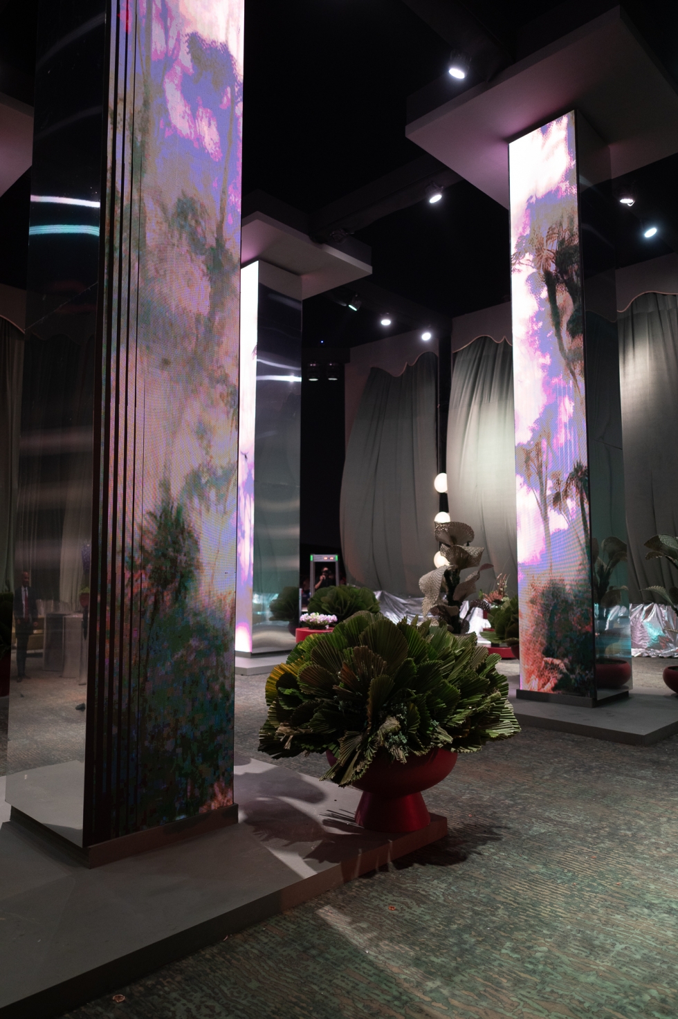 حفل زفاف يأسر القلوب بين أهرامات الجيزة حفل زفاف يأسر القلوب بين أهرامات الجيزة