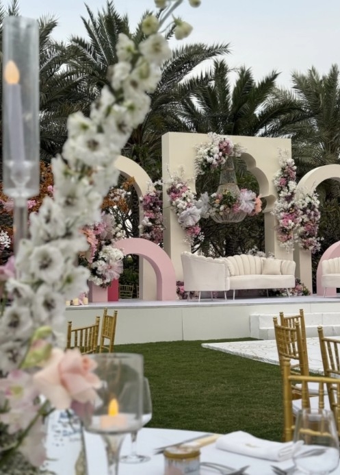 كوش أفراح بأنامل أشهر منظمي حفلات الزفاف في الإمارات