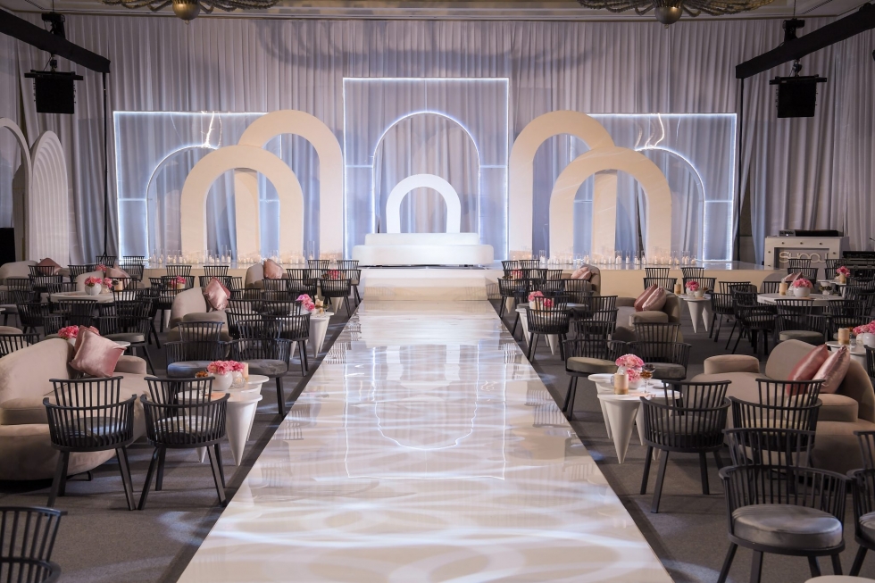 كوش أفراح بأنامل أشهر منظمي حفلات الزفاف في الإمارات