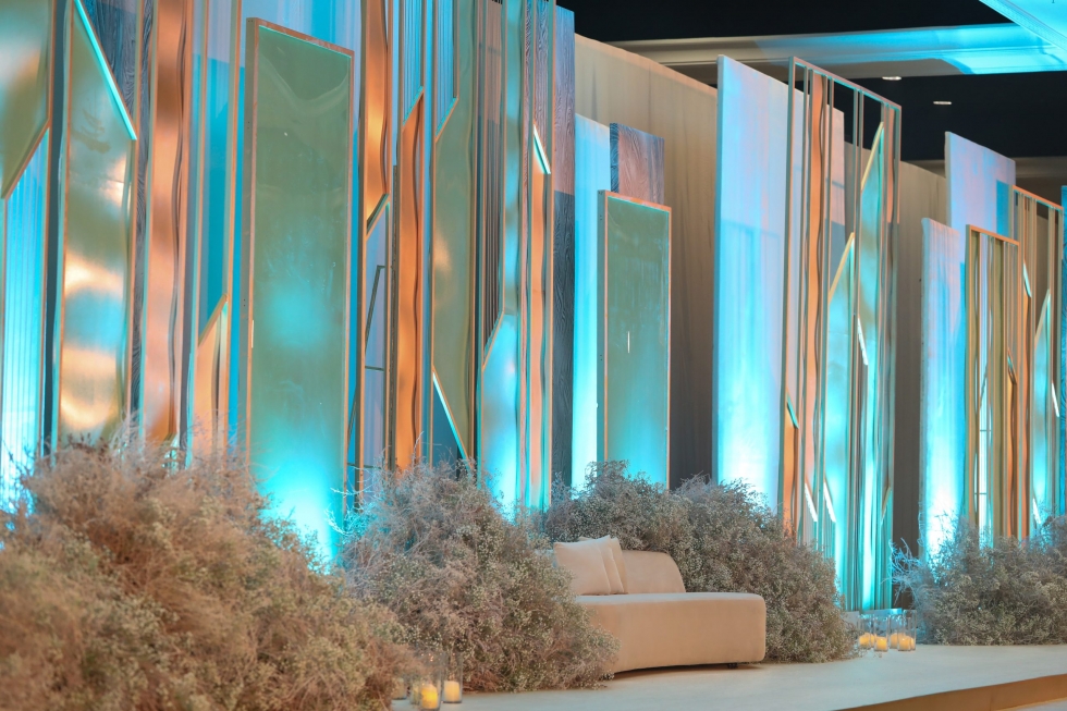 كوش أفراح بأنامل أشهر منظمي حفلات الزفاف في الإمارات