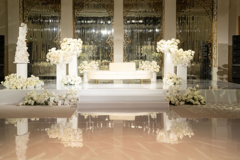 كوش أفراح بأنامل أشهر منظمي حفلات الزفاف في الإمارات